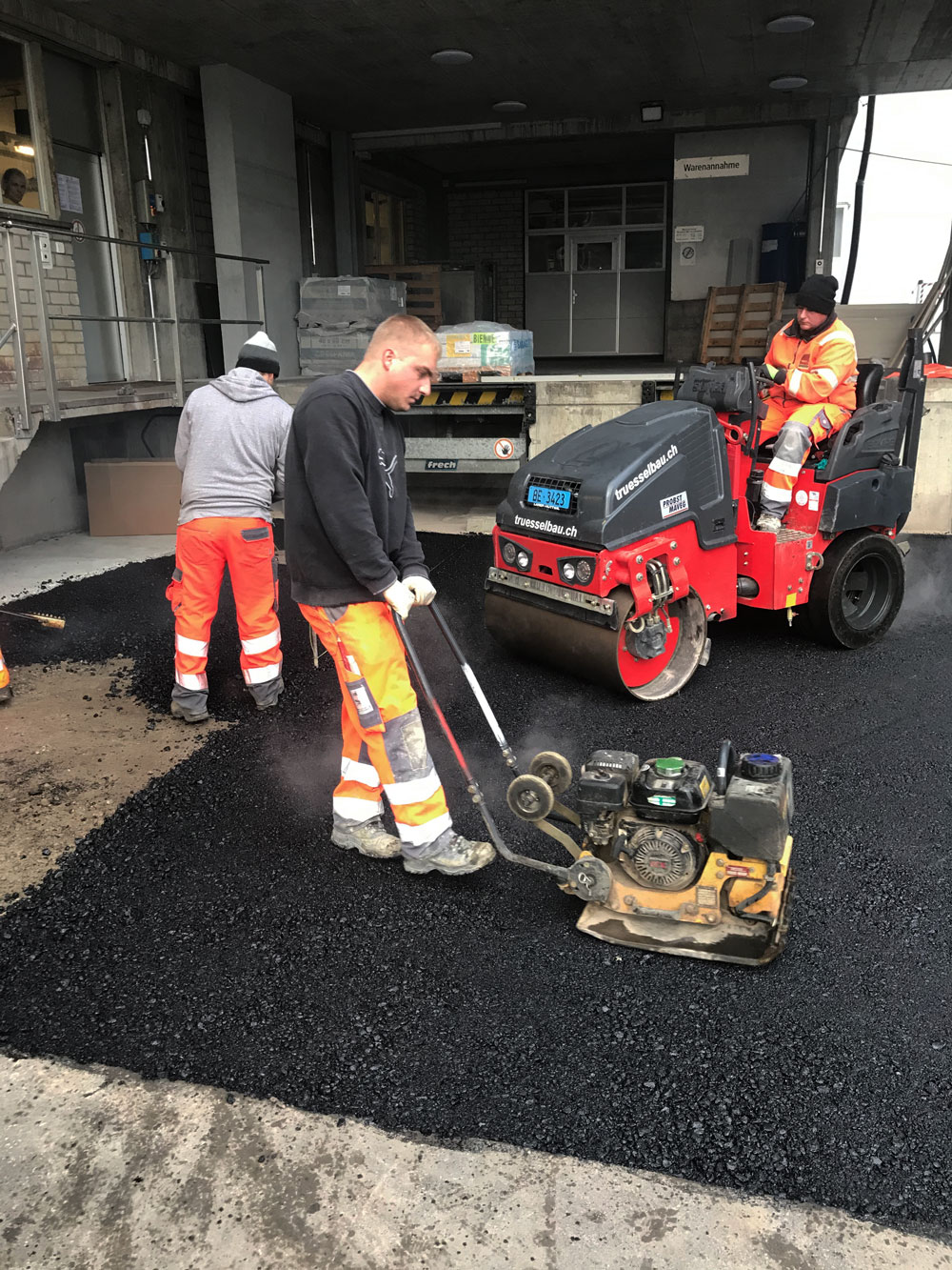 Belagsarbeiten, Teeren, Trüssel AG Bauunternehmung